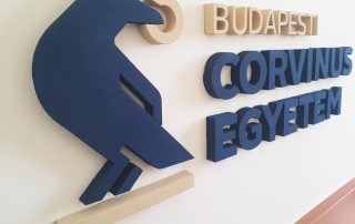 Egyedi habkarton betű faldekorációhoz