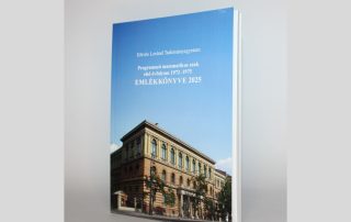 Kartonált könyv ragasztókötött kivitelben
