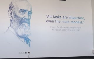 Nagyméretű faldekoráció és falmatricázás belső térben